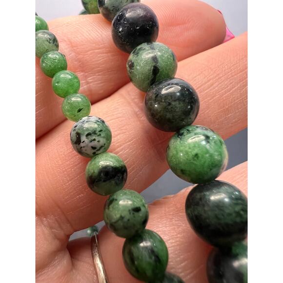 Ruby in zoisite graduated necklace with sterling silver clasp - Picture 11 of 11